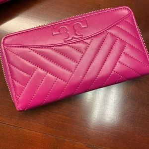 Pink Tory Burch wallet
